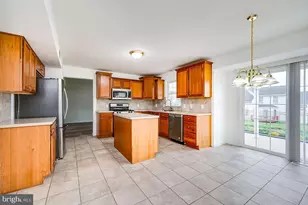 4985 Thornbury Cir, Douglassville, PA 19518 - Photo 18