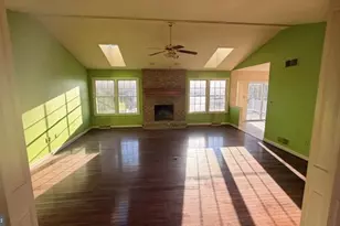 1006 Leanne St, Reading, PA 19605 - Photo 2