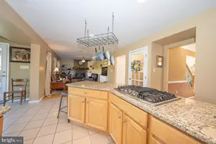 903 Maplewood Dr, Douglassville, PA 19518 - Photo 14