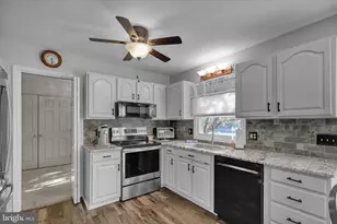 402 Columbus St, Wernersville, PA 19565 - Photo 12