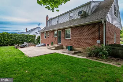 136 Bradley Avenue, Reading, PA 19608 - Photo 22