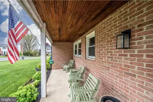 1519 Durwood Dr, Reading, PA 19609 - Photo 2