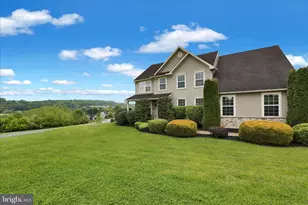121 Great Bend Way, Sinking Spring, PA 19608 - Photo 2