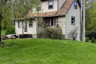 37 Erhardt Rd, Fleetwood, PA 19522 - Photo 2