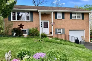 733 Beach St, Reading, PA 19605 - Photo 1