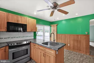 27 Woodland Rd, Reading, PA 19610 - Photo 10