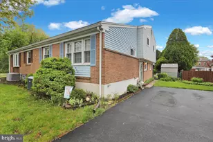 202 Columbia Ave, Reading, PA 19605 - Photo 2