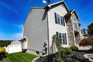 4961 Dunham Dr, Reading, PA 19606 - Photo 2