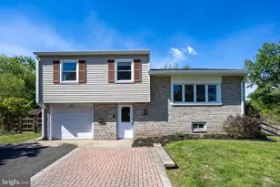 104 Briarwood Dr, Douglassville, PA 19518 - Photo 1