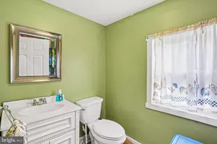 315 W High St, Womelsdorf, PA 19567 - Photo 10