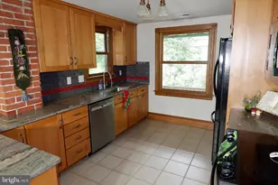 318 N Galen Hall Rd, Wernersville, PA 19565 - Photo 8