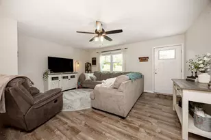 88 Lobachsville Rd, Fleetwood, PA 19522 - Photo 4