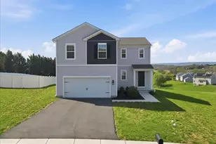 561 E 4th Street E, Bernville, PA 19506 - Photo 2