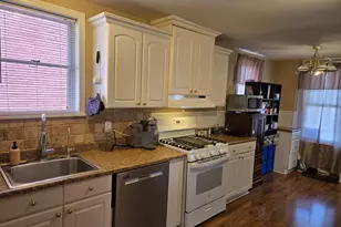 24 S Hull St, Reading, PA 19608 - Photo 8