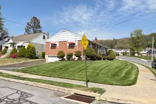 1901 County St, Reading, PA 19605 - Photo 4