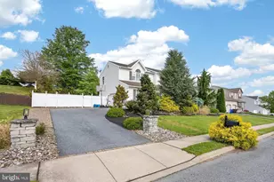 4990 Pheasant Run Ct, Douglassville, PA 19518 - Photo 4