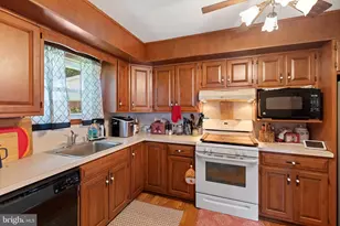 334 Ernst Rd, Reading, PA 19601 - Photo 8