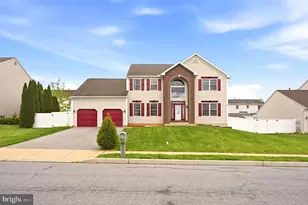 605 Georgia Ave, Reading, PA 19605 - Photo 2