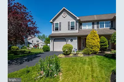 307 Diane Avenue, Reading, PA 19608 - Photo 2