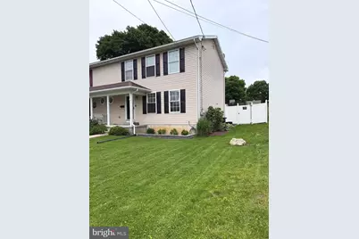 126 S Front Street, Womelsdorf, PA 19567 - Photo 2