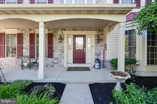 33 Sweetwater Ln, Wernersville, PA 19565 - Photo 4