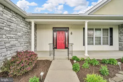 104 Walnut Dr W, Bernville, PA 19506 - Photo 2