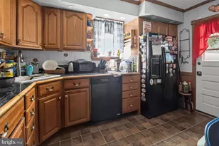 114 Woodside Ave, West Lawn, PA 19609 - Photo 4