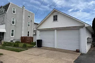 3531 Hawthorne St, Reading, PA 19605 - Photo 2
