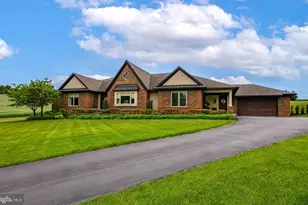 30 Andes Ln, Reading, PA 19608 - Photo 2