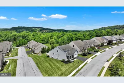 425 Westbury Drive, Reading, PA 19610 - Photo 2