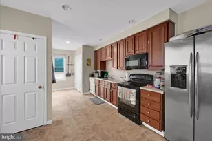 942 Pike St, Reading, PA 19604 - Photo 10
