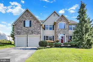 173 Kensington Blvd, Blandon, PA 19510 - Photo 2