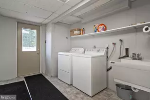 5560 N Fairway Dr, Reading, PA 19606 - Photo 36