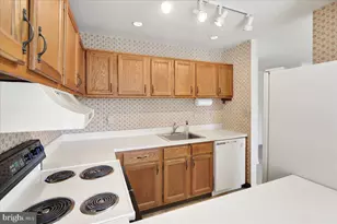 8 Olympic Dr, Reading, PA 19607 - Photo 6
