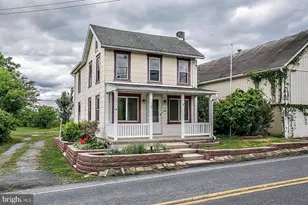 886 Pleasant Hill Rd, Fleetwood, PA 19522 - Photo 2