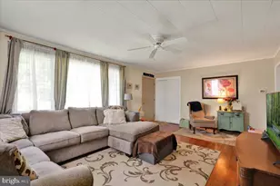 307 Summit Ave, Reading, PA 19607 - Photo 6