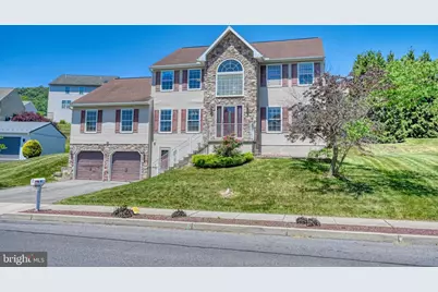 221 Longview Drive, Reading, PA 19608 - Photo 2