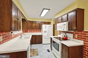 702 Frederick St, Reading, PA 19607 - Photo 2