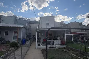 1737 Thorn St, Reading, PA 19601 - Photo 2