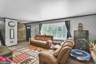 1907 Holly Rd, Reading, PA 19602 - Photo 8