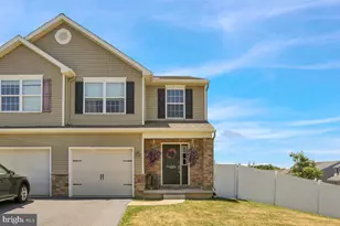 4884 Mount Vernon St, Temple, PA 19560 - Photo 2