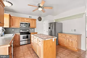604 Farmingdale Dr, Douglassville, PA 19518 - Photo 12