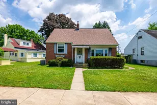 327 Newport Ave, Reading, PA 19611 - Photo 1
