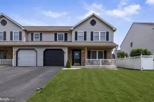 1013 Parkway Dr, Reading, PA 19605 - Photo 1