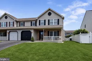 1013 Parkway Dr, Reading, PA 19605 - Photo 2