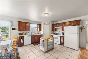 1032 Ithica, Reading, PA 19605 - Photo 8