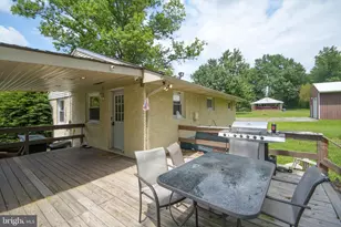 1417 Old Airport Rd, Douglassville, PA 19518 - Photo 8