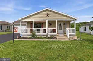 27 Eagles Watch N, Bechtelsville, PA 19505 - Photo 4