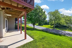204 Ridgeview Dr, Morgantown, PA 19543 - Photo 36