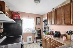 1122 Buttonwood St, Reading, PA 19604 - Photo 8